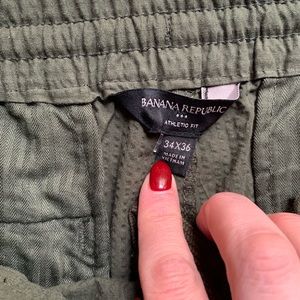 Men’s green joggers